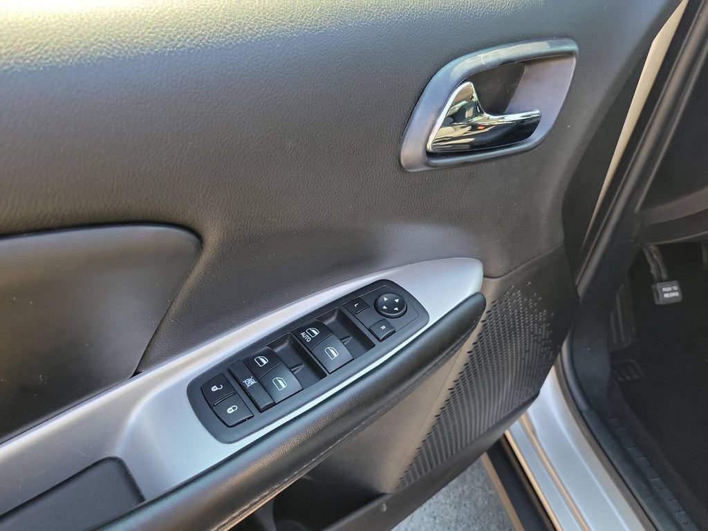 Used 2018 Dodge Journey SE w/ Connectivity Group FWD image 25
