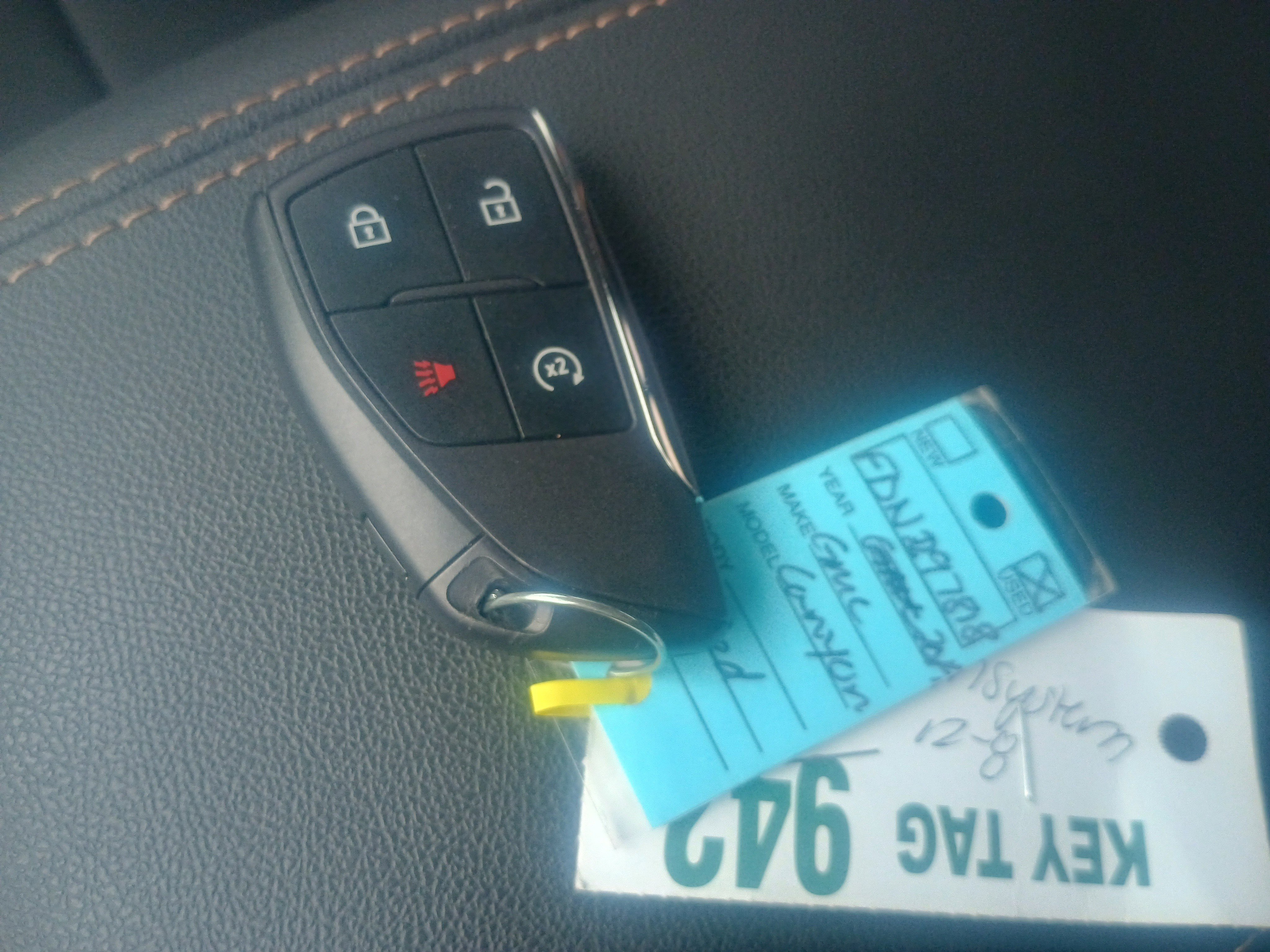 Used 2024 GMC Canyon AT4 w/ Technology Package image 27