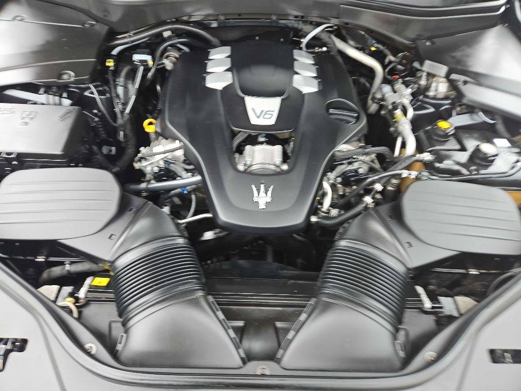 Used 2019 Maserati Levante GranSport AWD/4WD image 10
