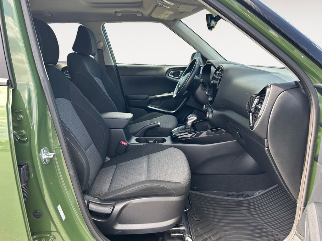 Used 2023 Kia Soul EX image 11