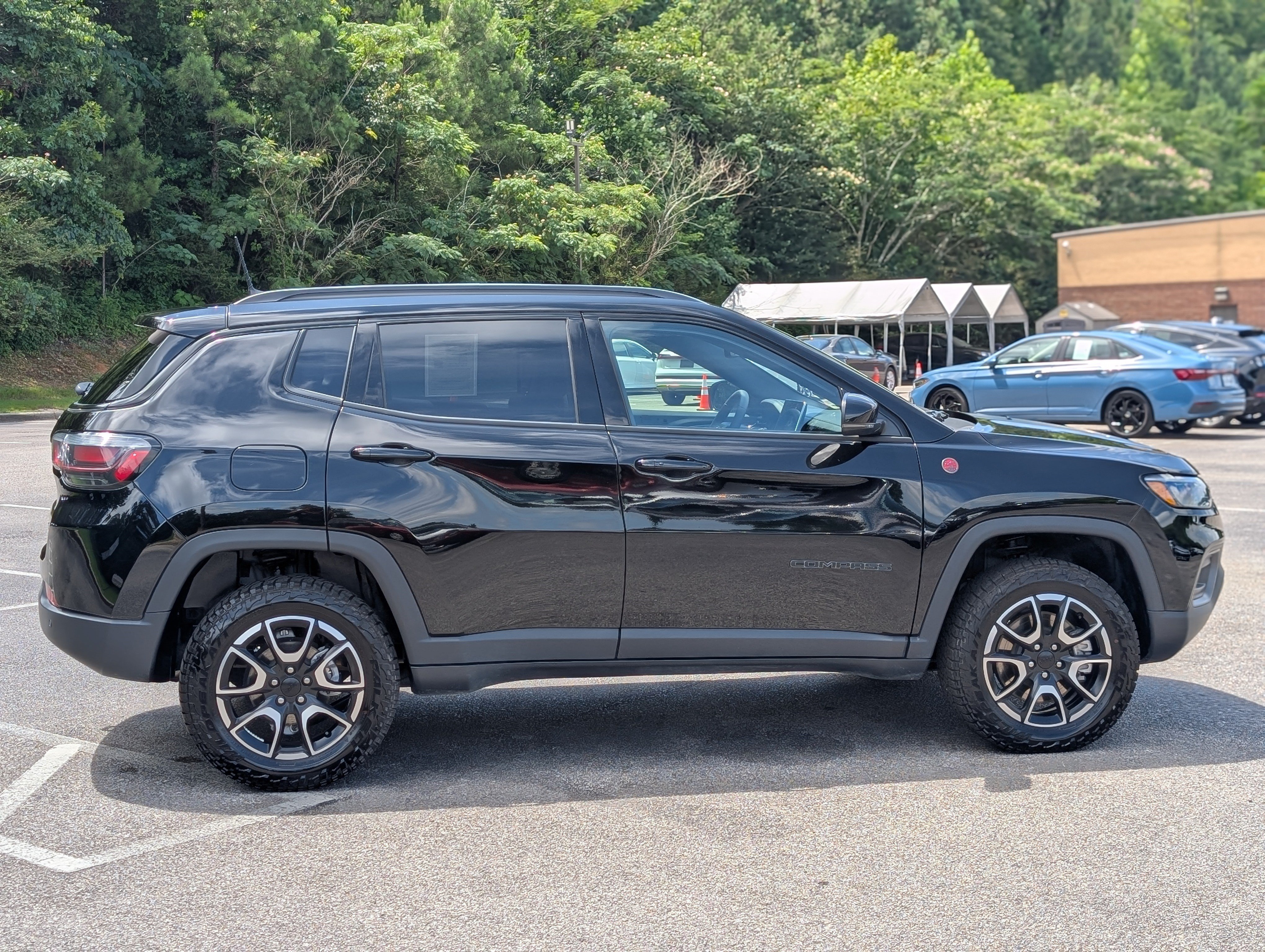 Used 2024 Jeep Compass Trailhawk w/ Trailhawk Elite Group AWD/4WD image 10