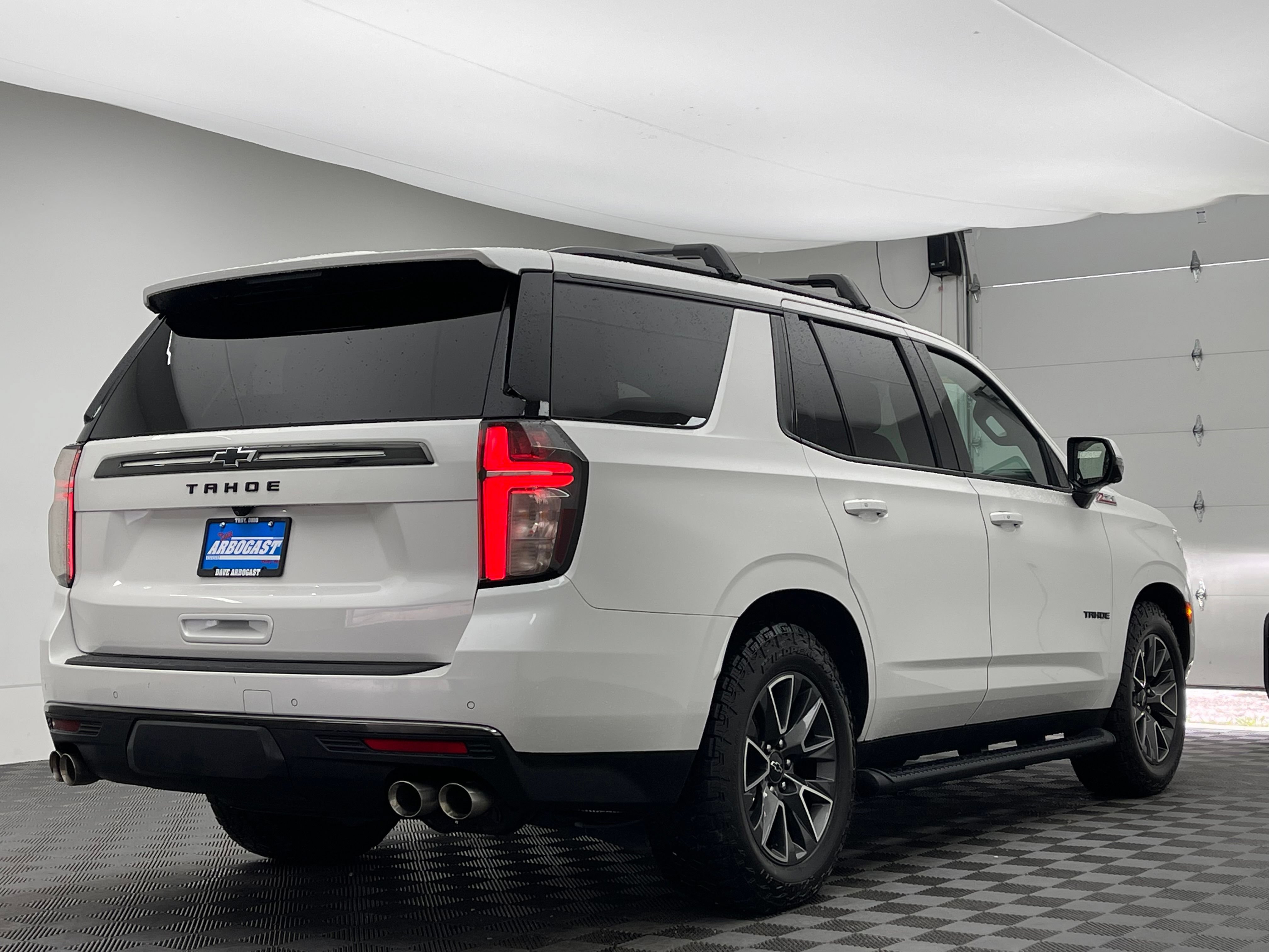 Used 2022 Chevrolet Tahoe Z71 w/ Z71 Off-Road Package AWD/4WD image 8