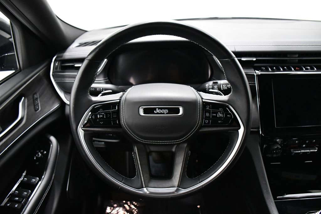 Used 2022 Jeep Grand Cherokee Overland image 9