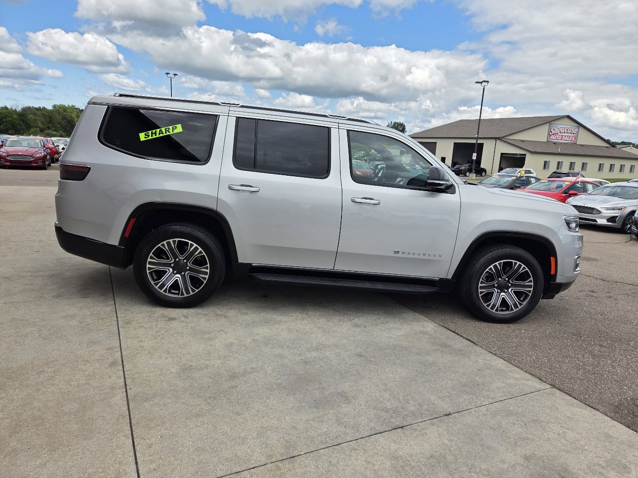 Used 2024 Jeep Wagoneer Series II w/ Flexible Seating Group image 4