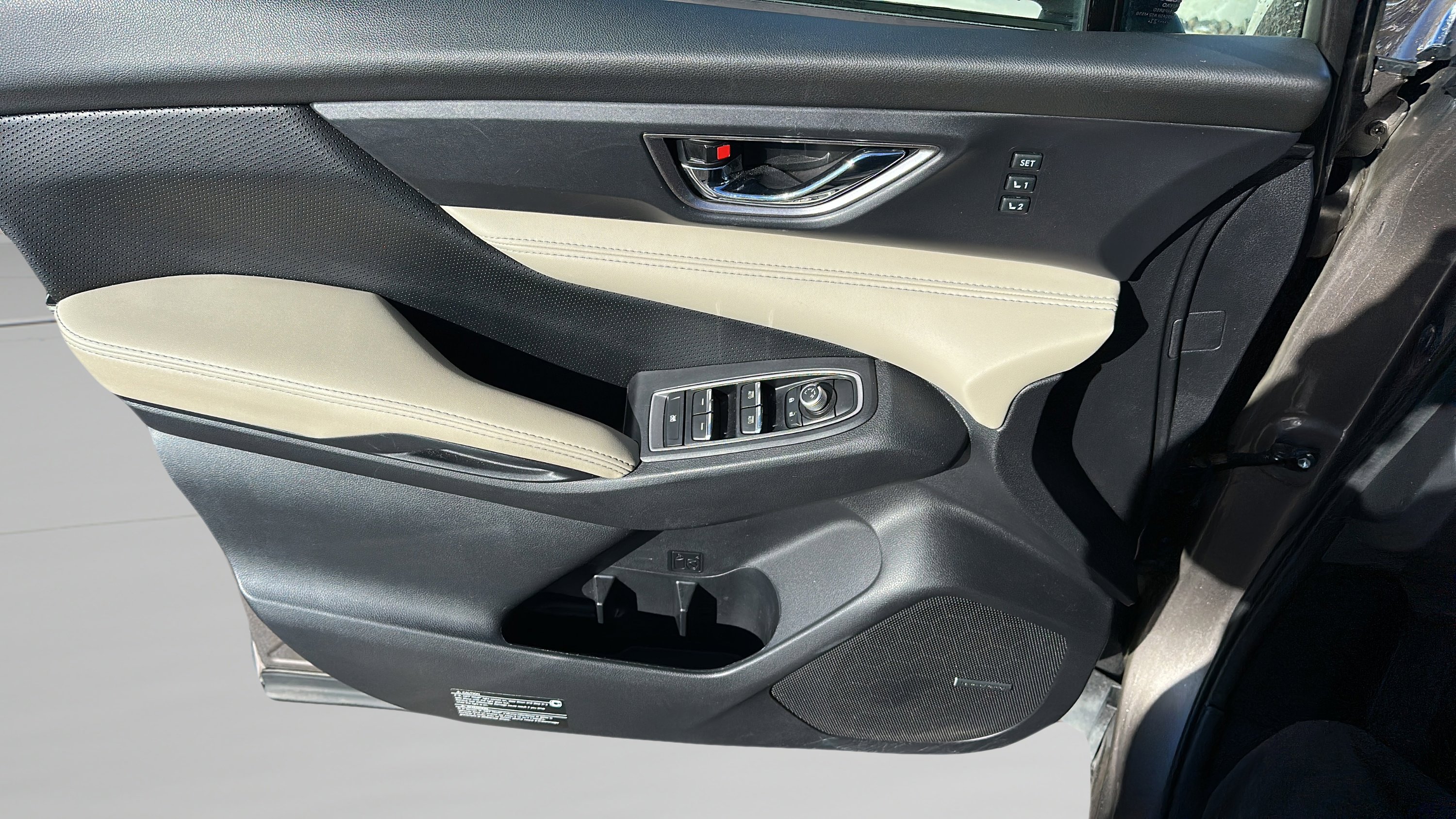 Used 2021 Subaru Ascent Limited w/ Technology Package image 24