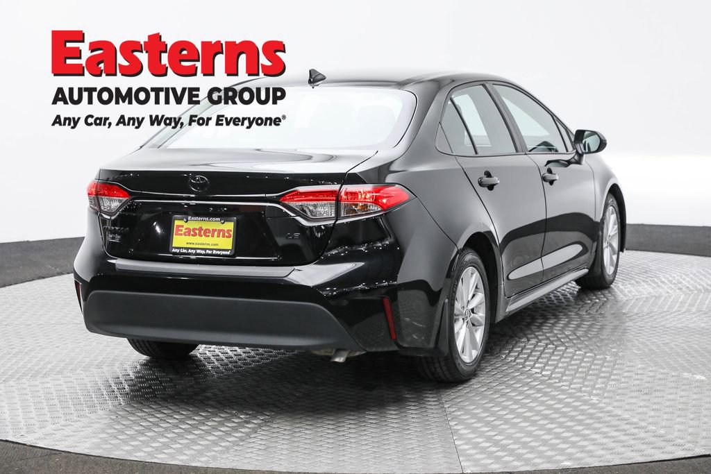Used 2023 Toyota Corolla LE w/ LE Convenience Package image 5
