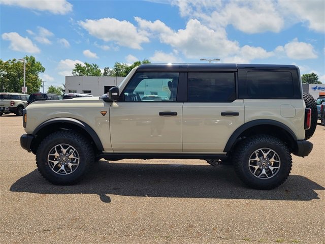 New 2025 Ford Bronco Badlands image 8