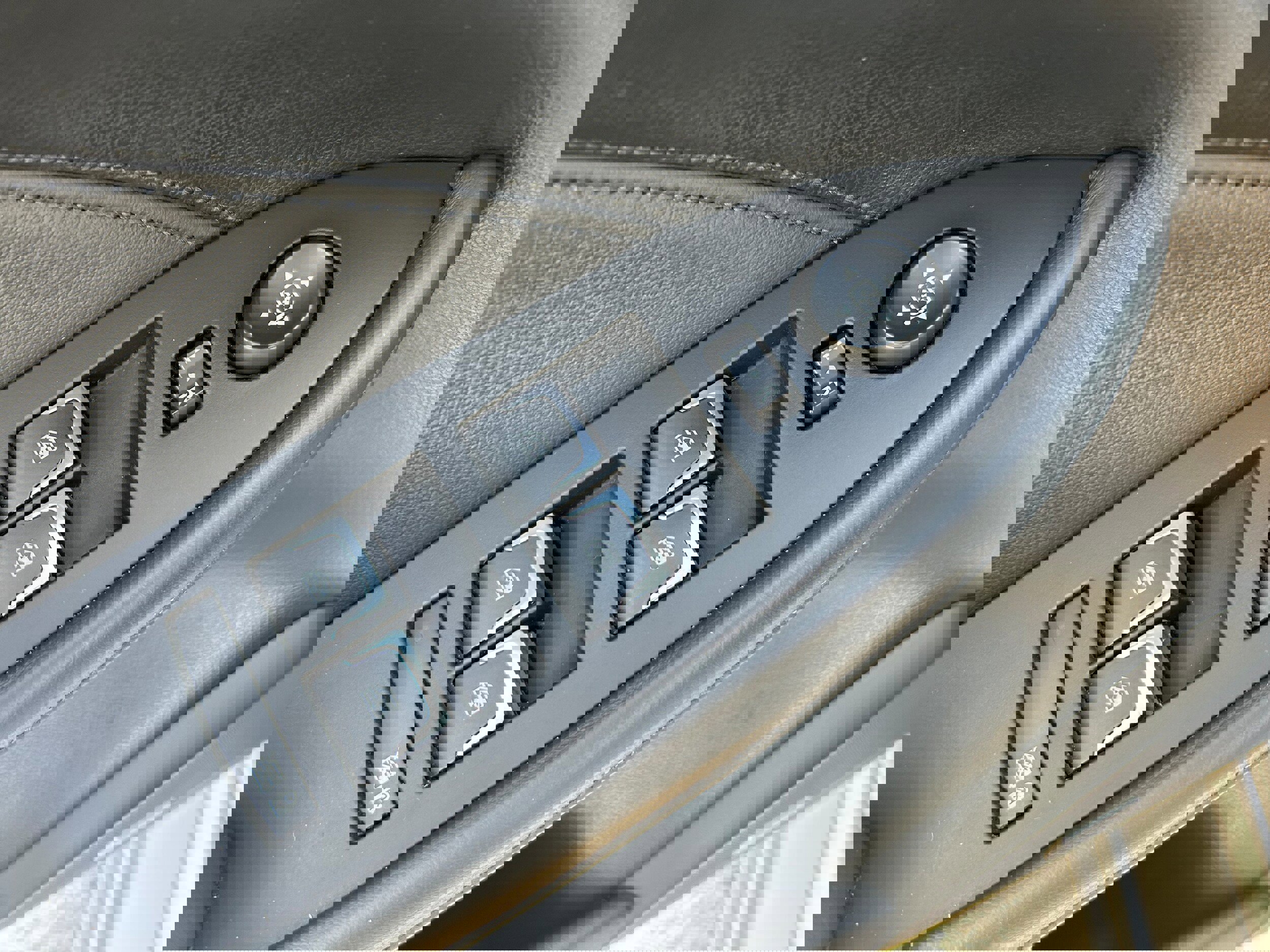 Used 2019 Cadillac CTS Luxury RWD image 13