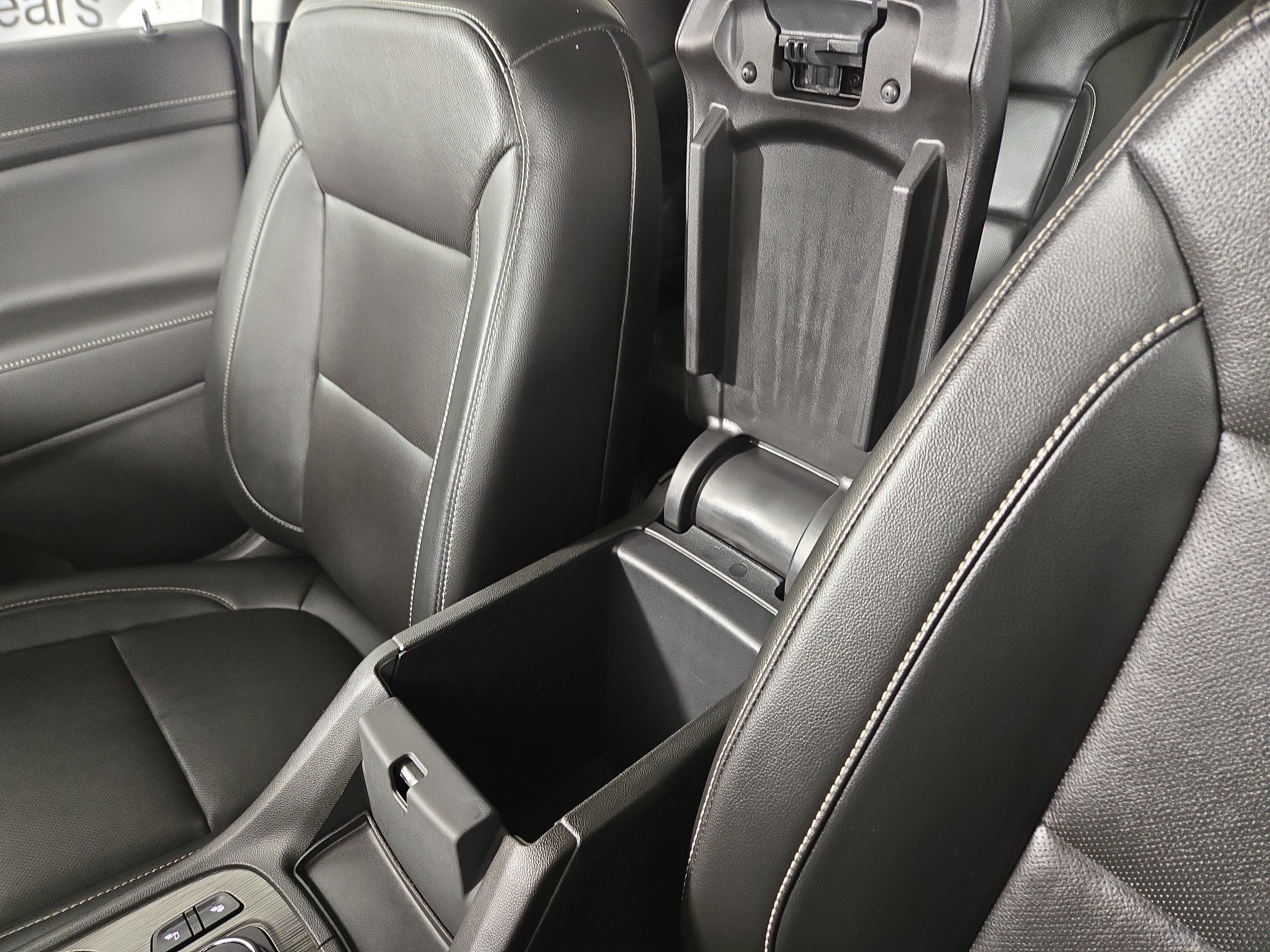 Certified 2023 GMC Acadia SLT image 29