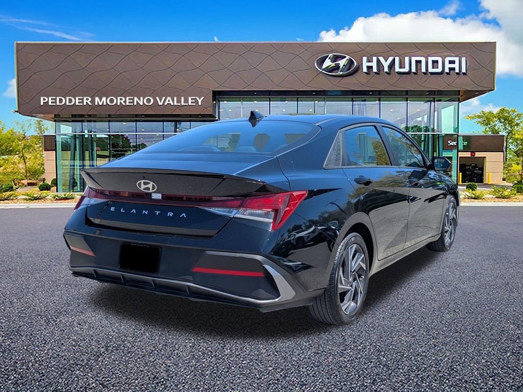 Certified 2025 Hyundai Elantra Sport image 3