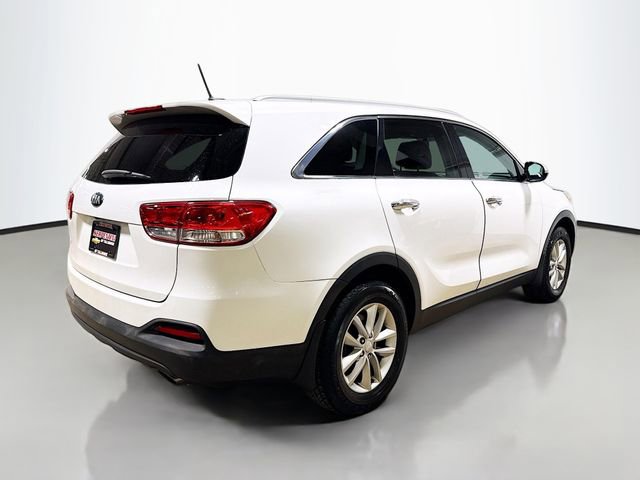 Used 2017 Kia Sorento LX image 7