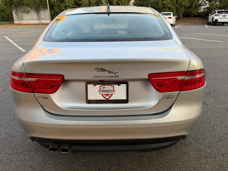 Used 2017 Jaguar XE Premium AWD/4WD image 10