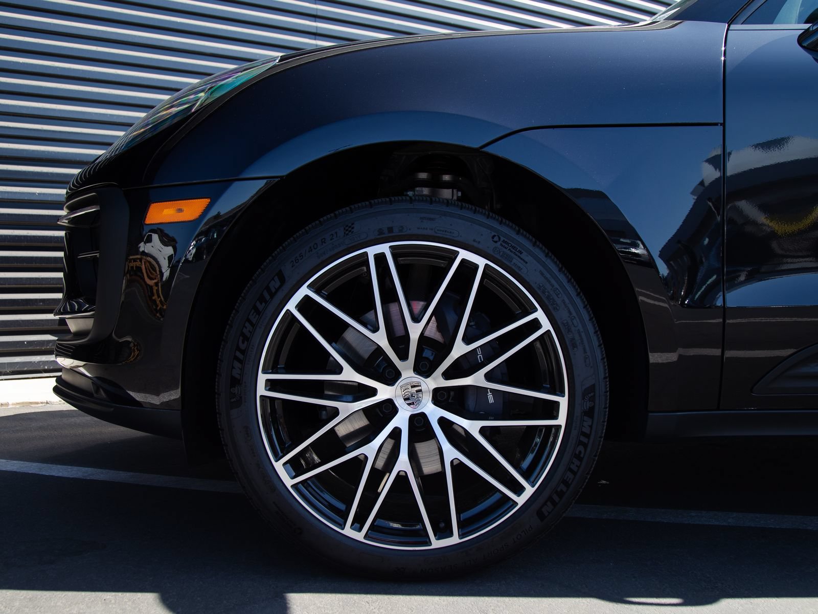 Certified 2026 Porsche Macan AWD/4WD image 11