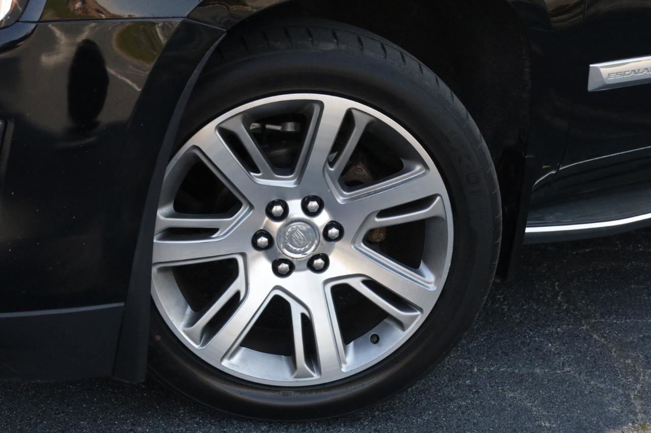 Used 2016 Cadillac Escalade Luxury image 26