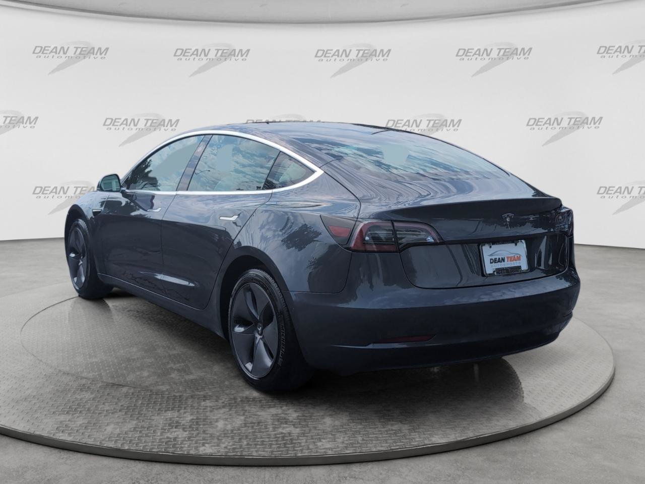Used 2019 Tesla Model 3 Long Range RWD image 5