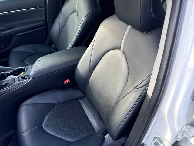Used 2021 Toyota Camry XSE FWD image 16