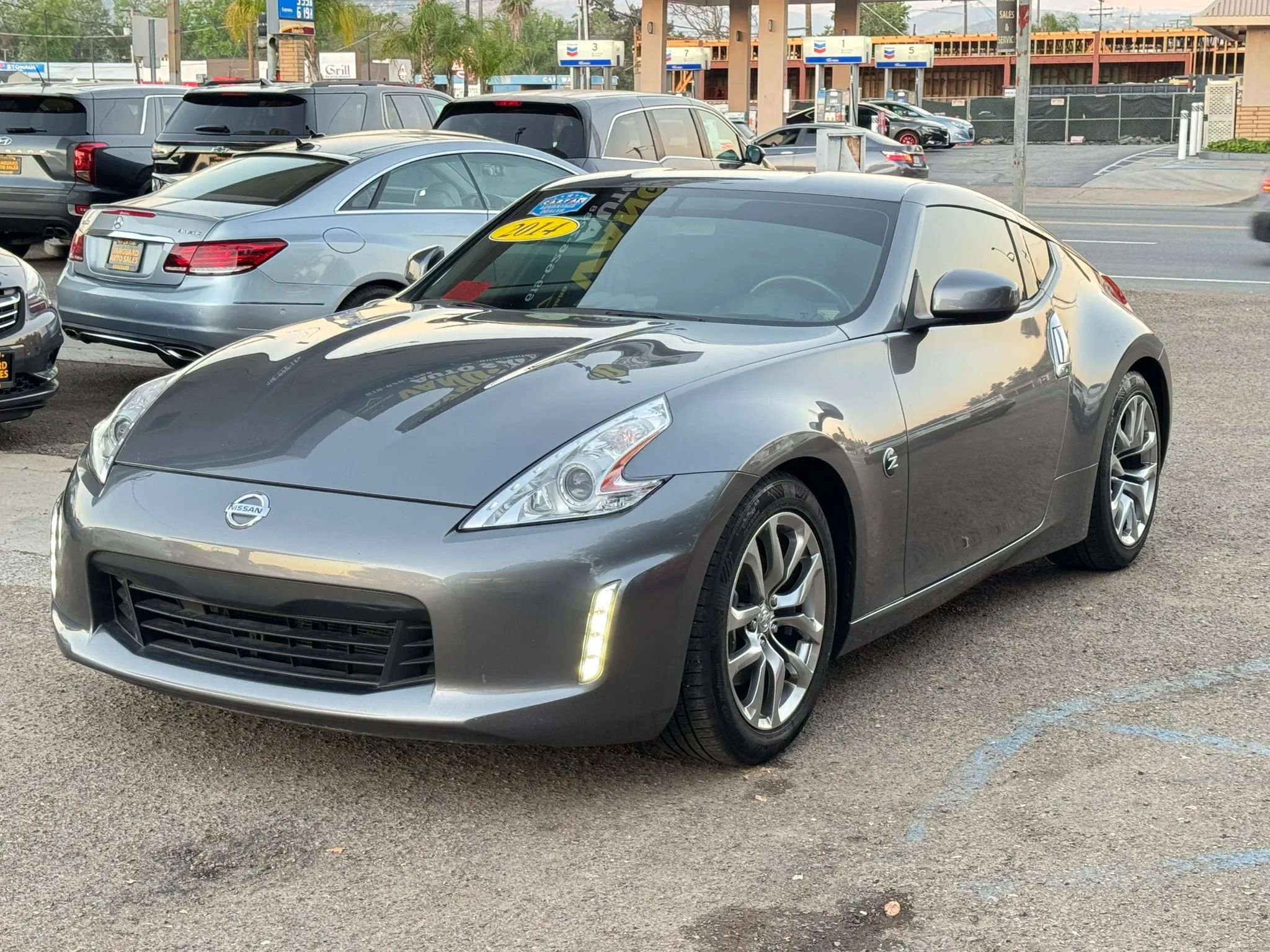 Used 2014 Nissan 370Z Coupe RWD image 6