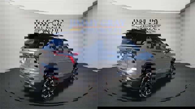 New 2026 Chevrolet Equinox LT w/ Convenience Package II image 3