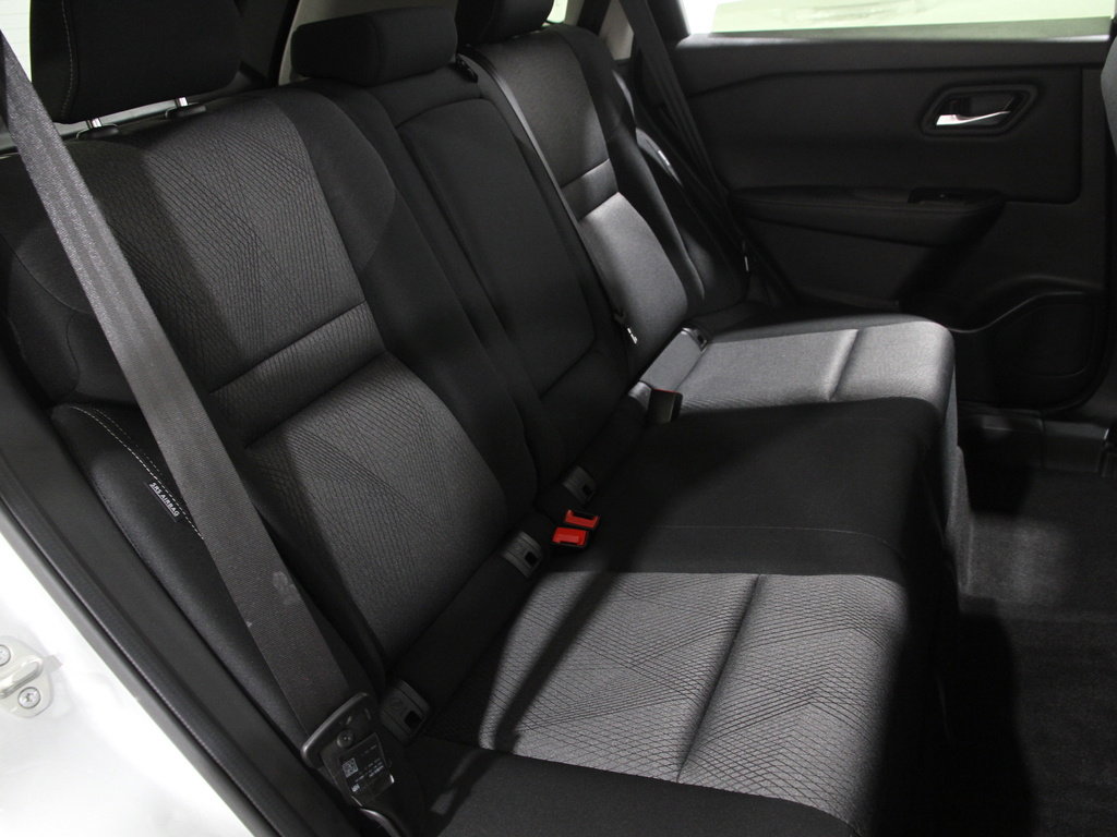 Used 2024 Nissan Rogue SV image 17