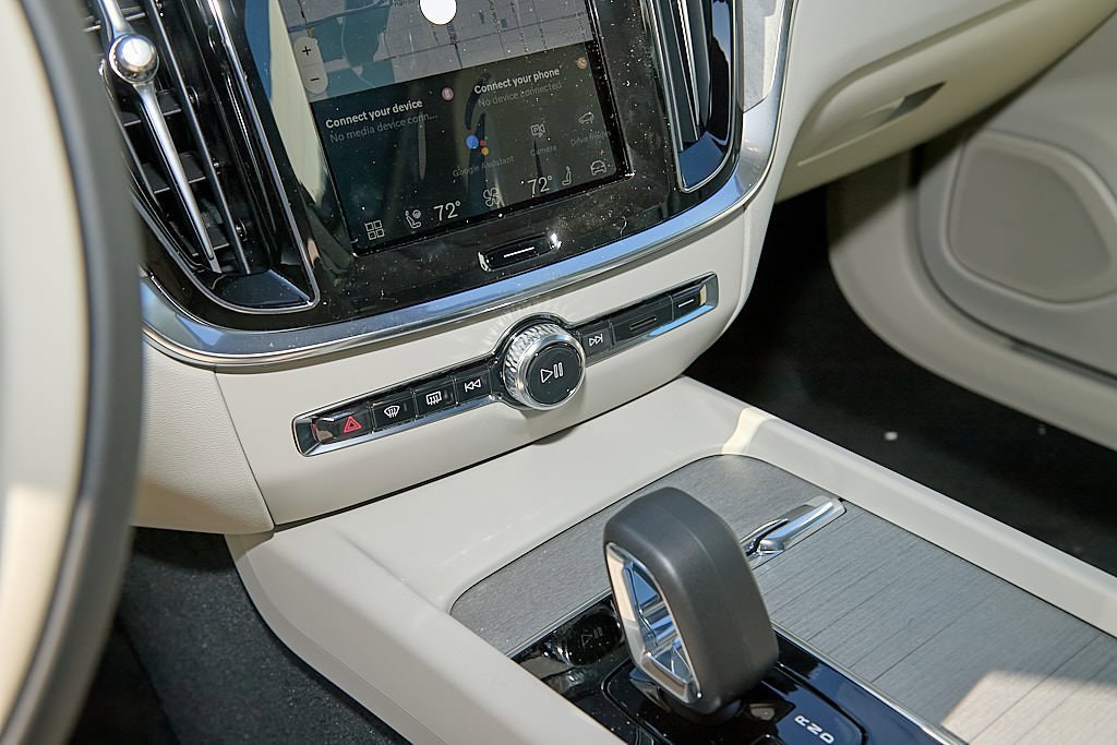 New 2026 Volvo V60 B5 Cross Country Plus w/ Climate Package image 15