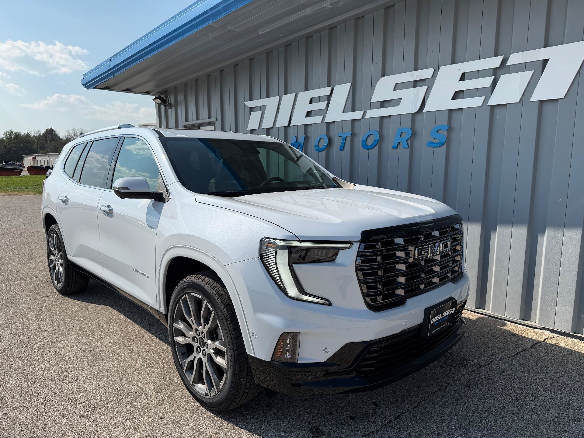 New 2027 GMC Acadia Denali Ultimate AWD/4WD image 4