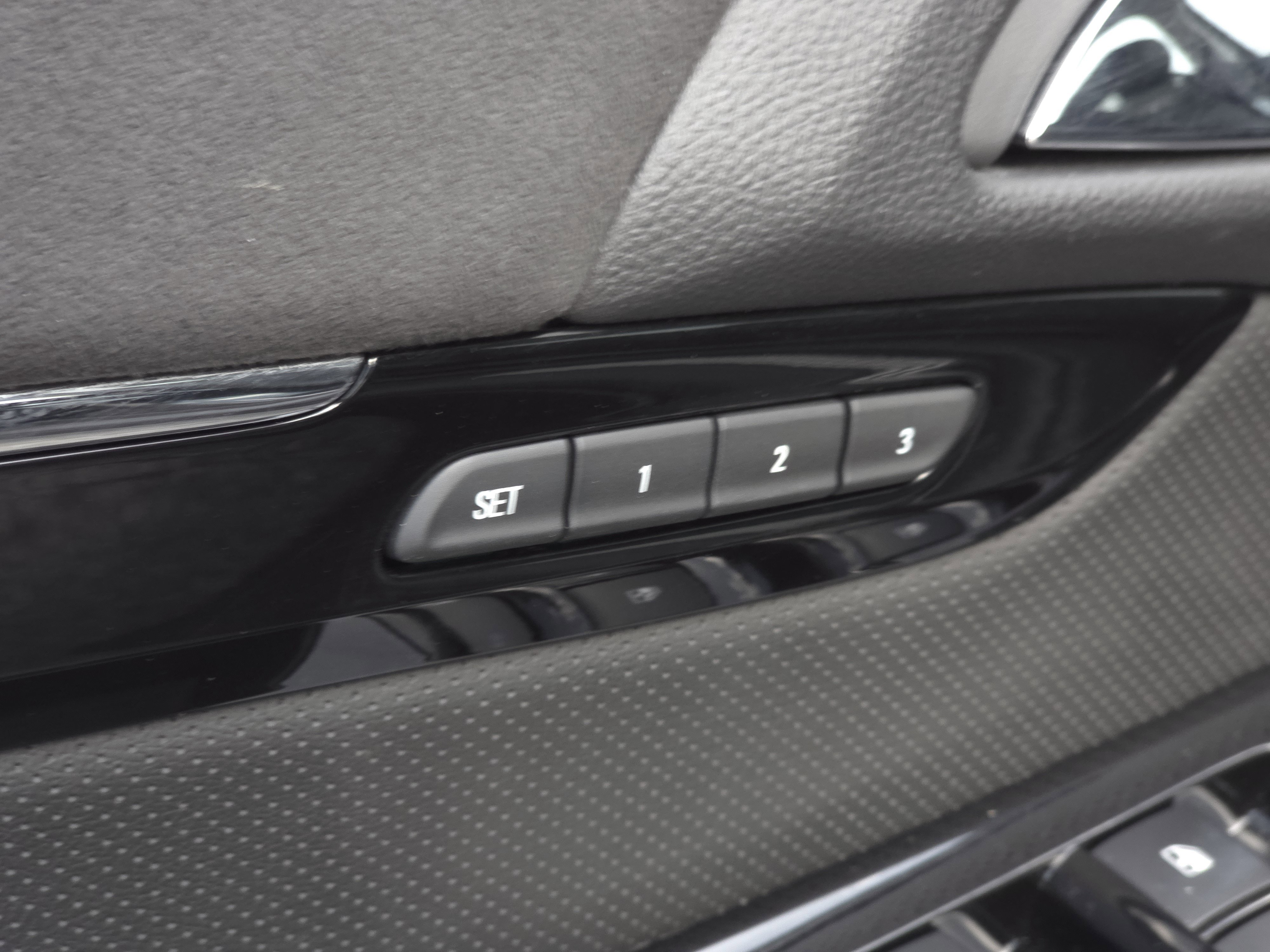 Used 2014 Chevrolet SS image 12