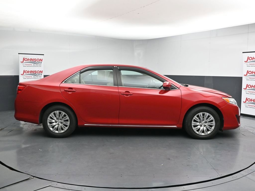 Used 2014 Toyota Camry LE FWD image 9
