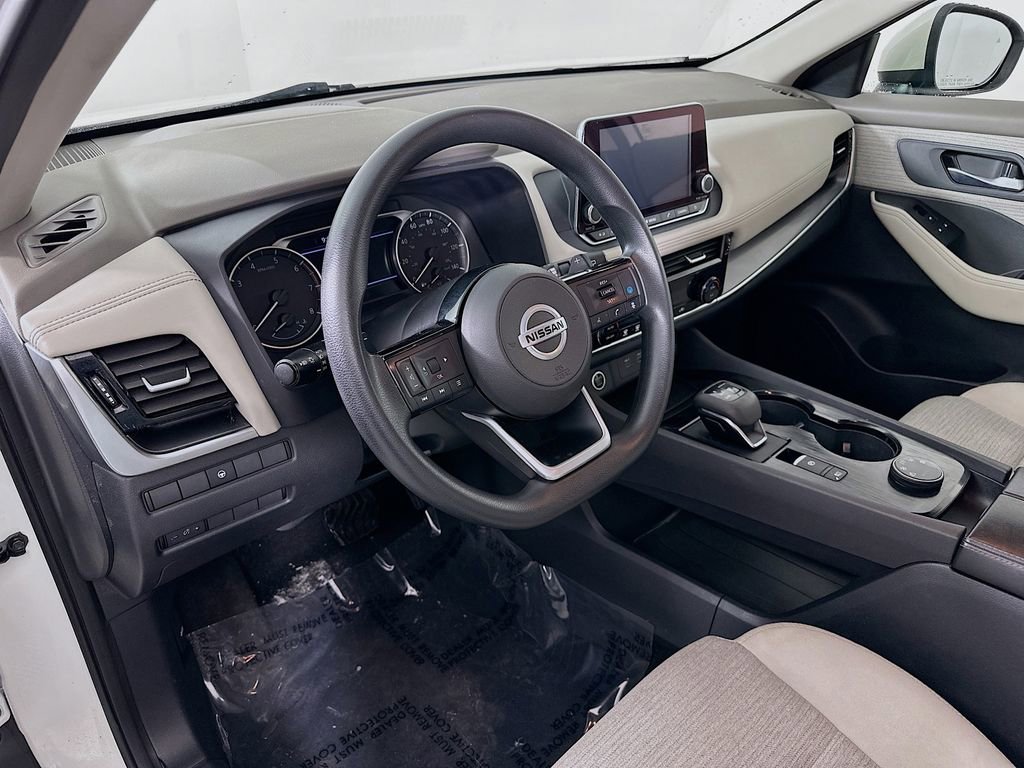 Used 2021 Nissan Rogue SV image 15