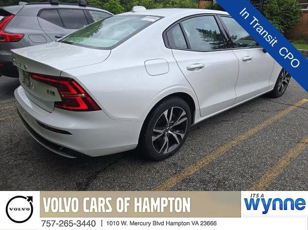 Used 2025 Volvo S60 B5 Core AWD/4WD image 5