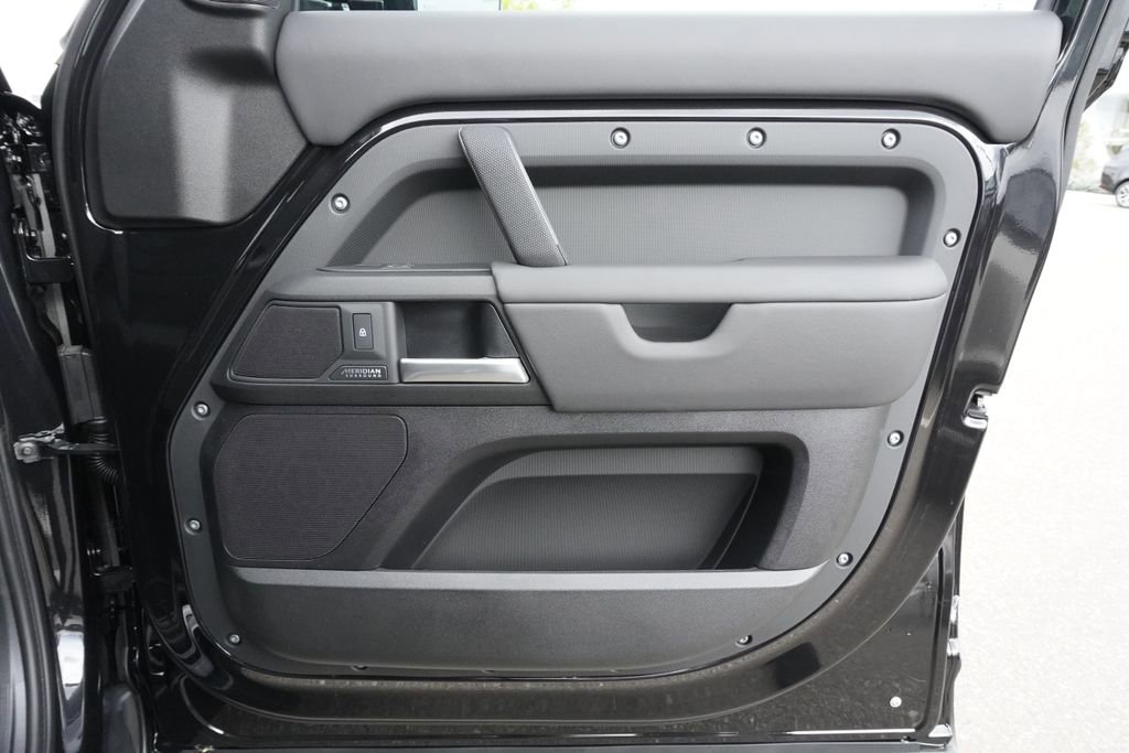 New 2026 Land Rover Defender 110 V8 image 21