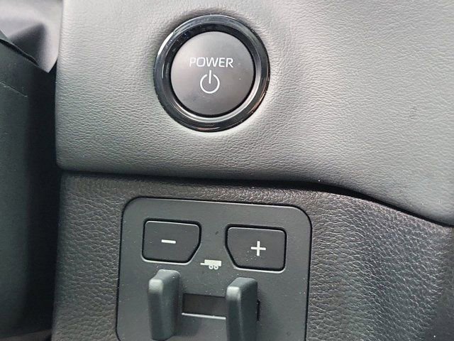 Used 2025 Toyota Tundra Platinum AWD/4WD image 35
