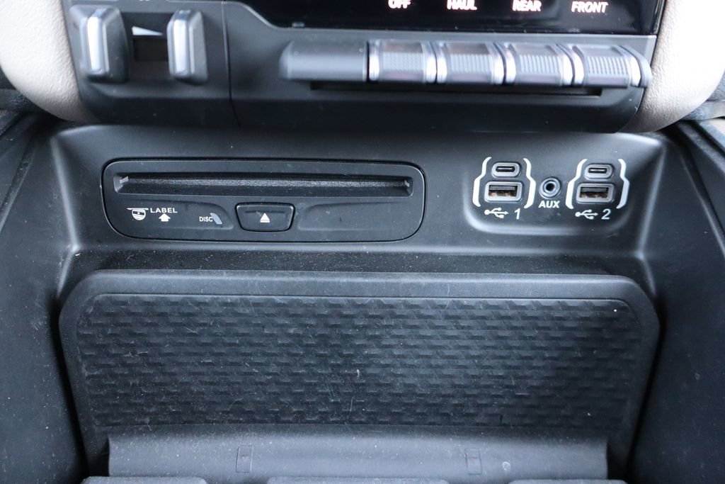 Used 2019 RAM 1500 Laramie w/ Sport Appearance Package AWD/4WD image 19