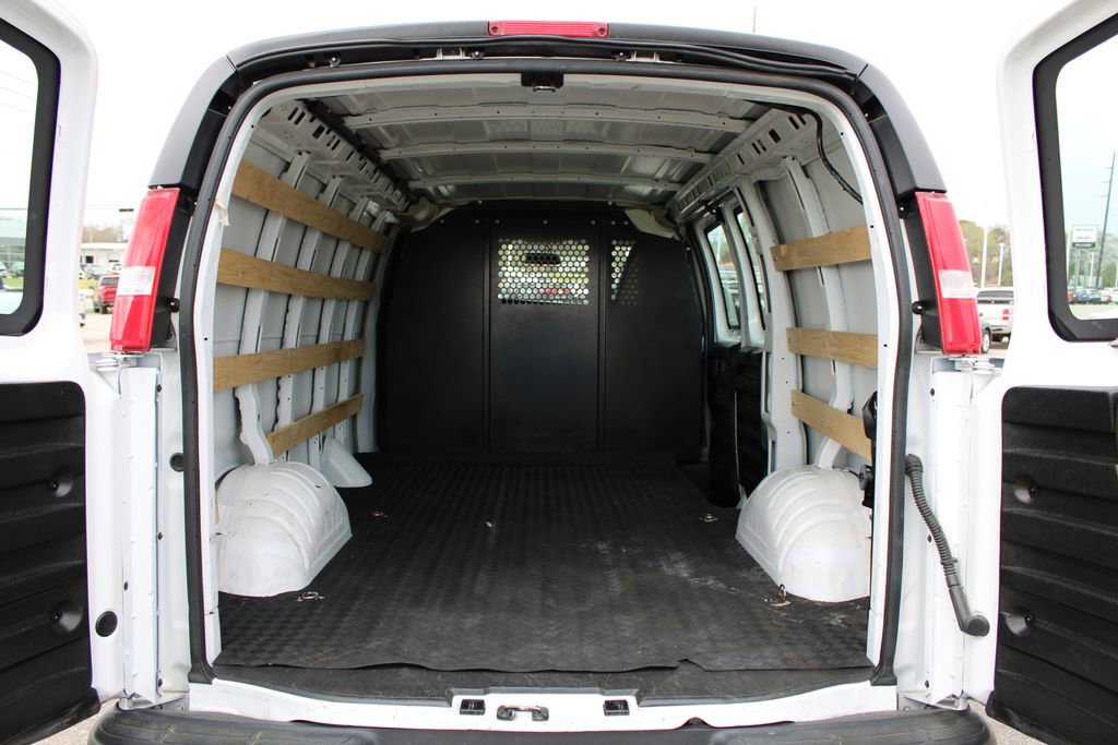 Used 2024 GMC Savana 2500 w/ Driver Convenience Package image 13