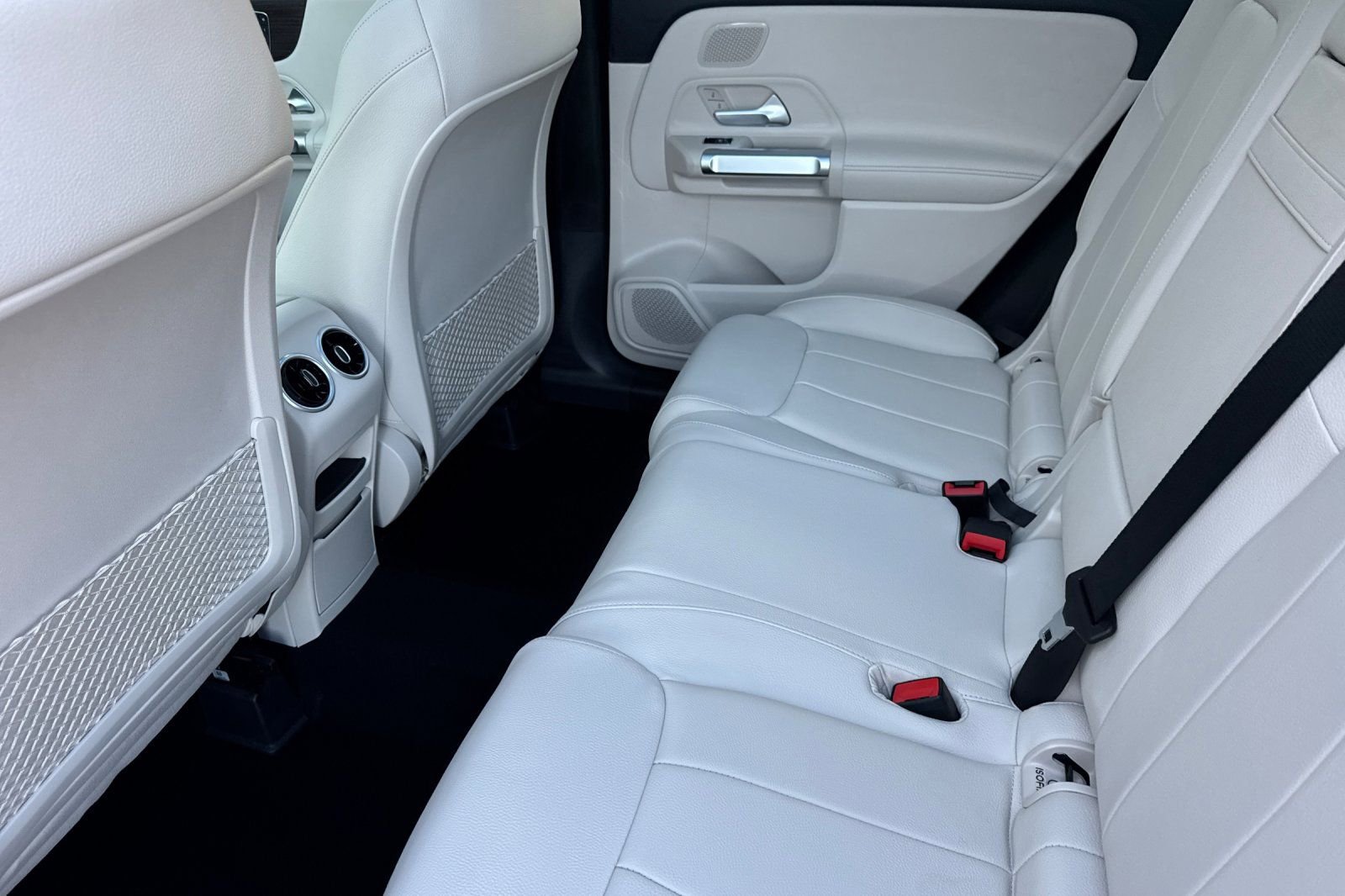 New 2026 Mercedes-Benz GLB 250 image 10