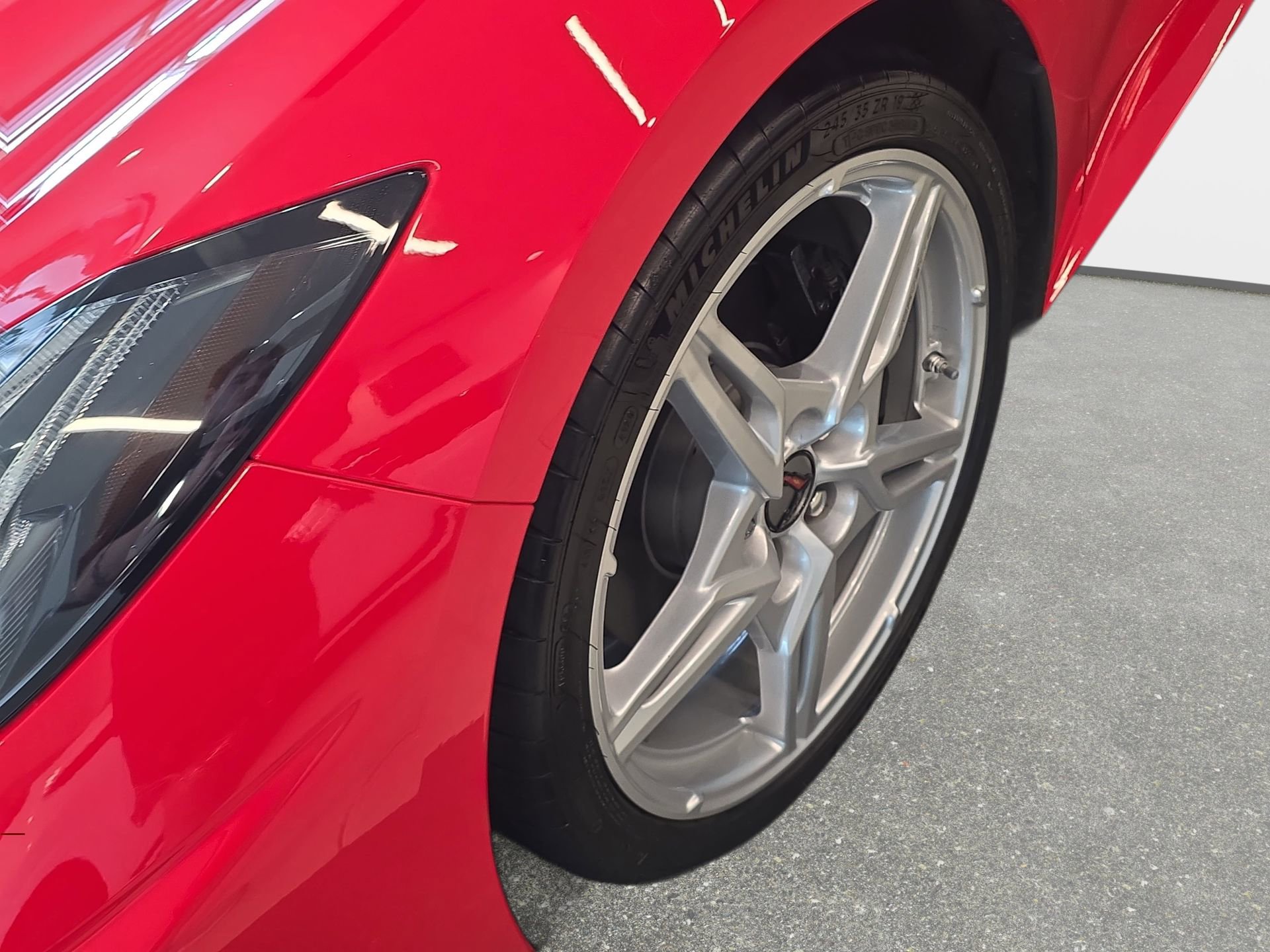 Used 2020 Chevrolet Corvette Stingray Preferred Conv w/ 2LT Preferred Equipment Group RWD image 27
