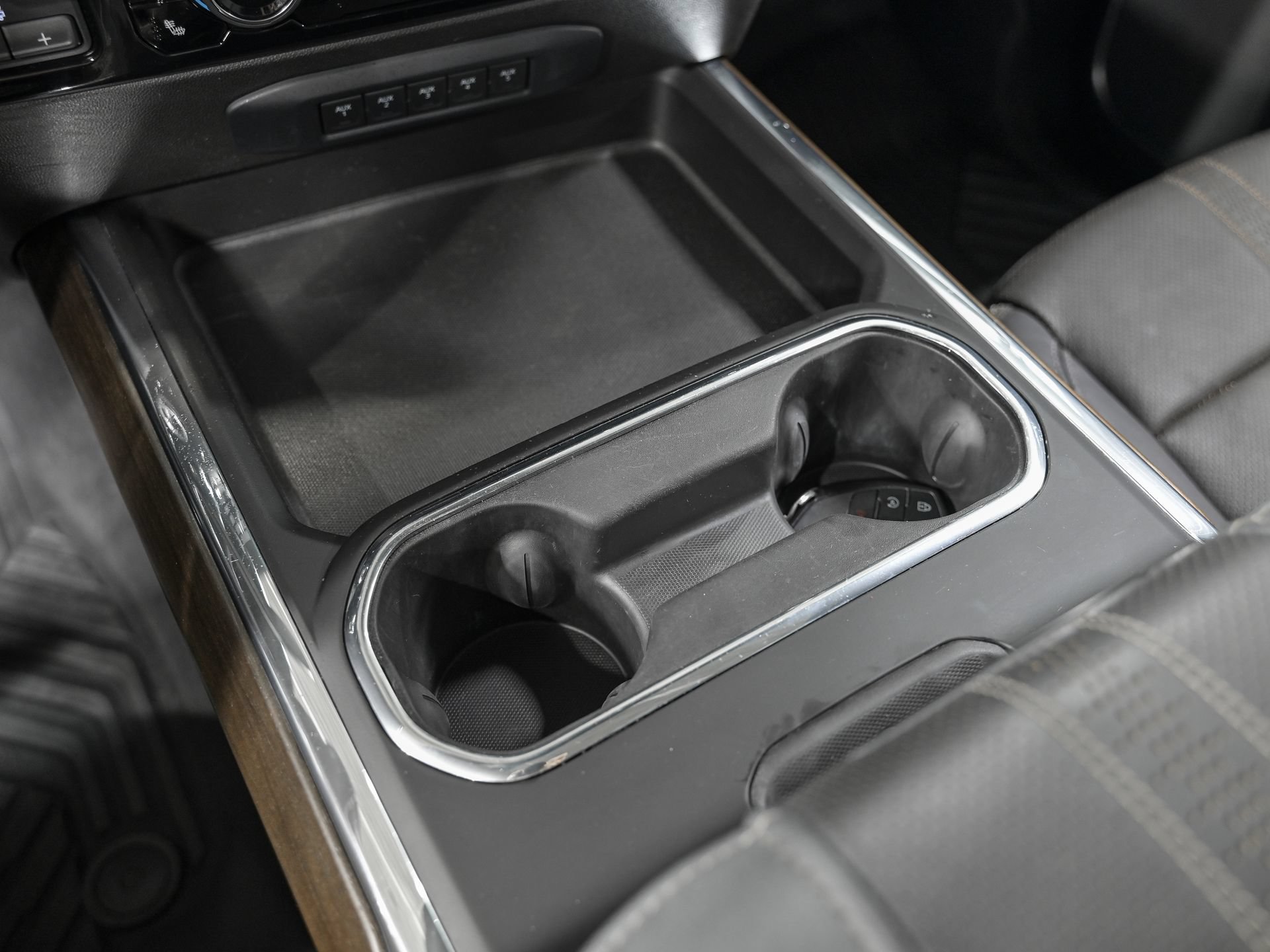 Used 2024 Chevrolet Silverado 2500 High Country w/ High Country Premium Package AWD/4WD image 23