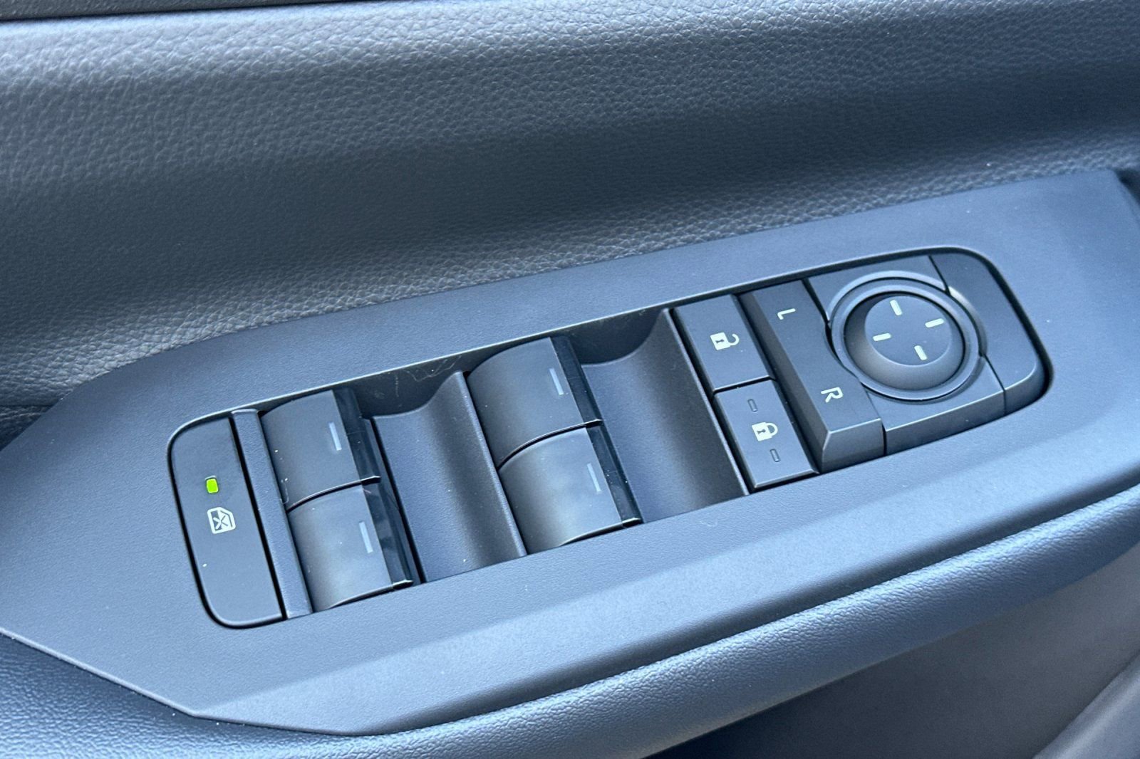 New 2026 Toyota Prius Plug-In Hybrid image 12