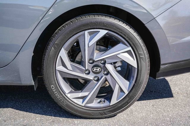 Certified 2025 Hyundai Elantra Sport w/ Cargo Package image 11