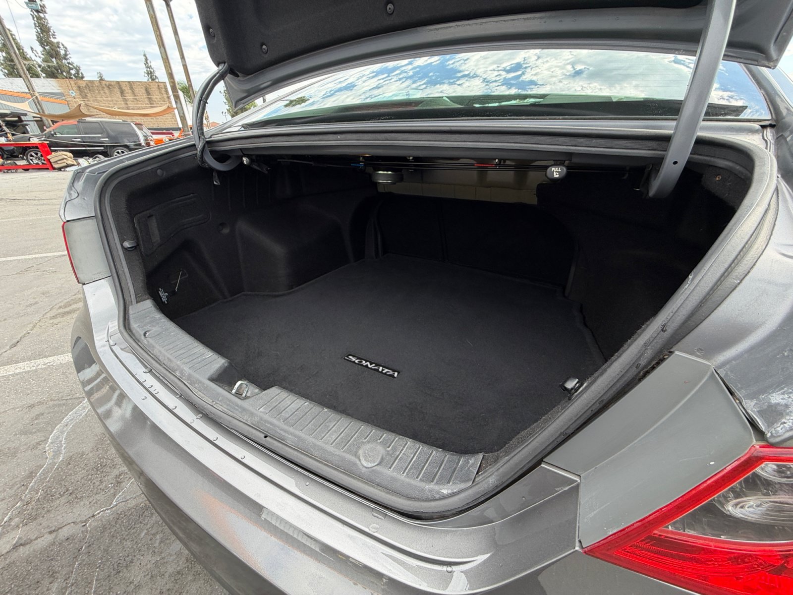 Used 2013 Hyundai Sonata Limited w/ Premium Pkg FWD image 18