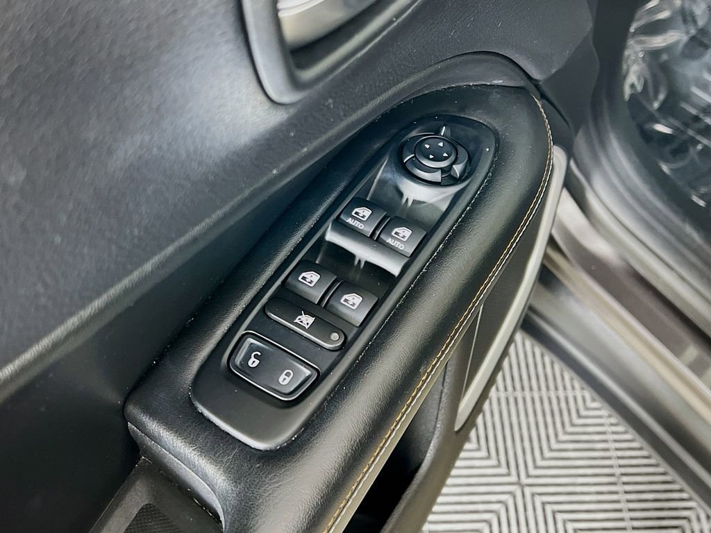 Used 2017 Jeep Compass Latitude w/ Popular Equipment Group image 30