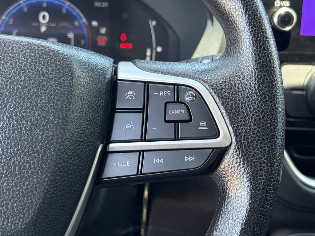 Certified 2025 Toyota Grand Highlander FWD image 39