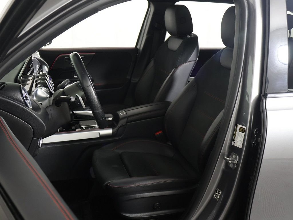 Used 2023 Mercedes-Benz GLB 250 w/ AMG Line image 24