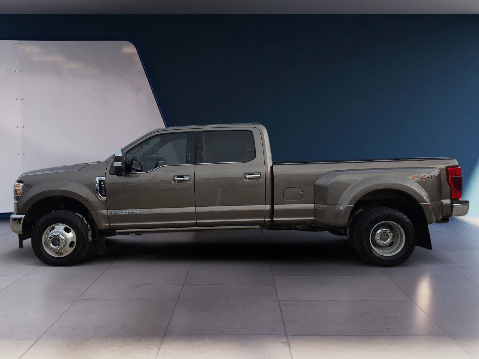 Used 2022 Ford F350 King Ranch w/ King Ranch Ultimate Package AWD/4WD image 2