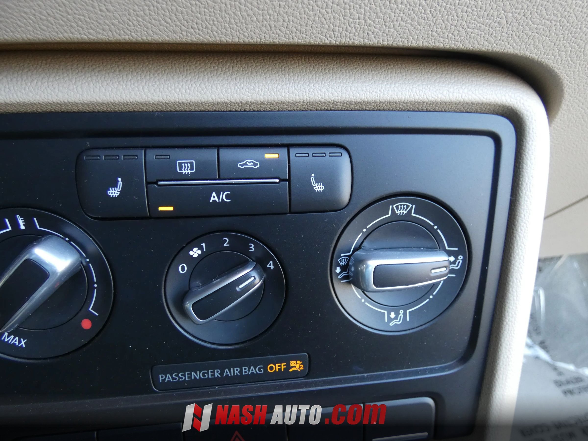 Used 2014 Volkswagen Beetle TDI FWD image 51