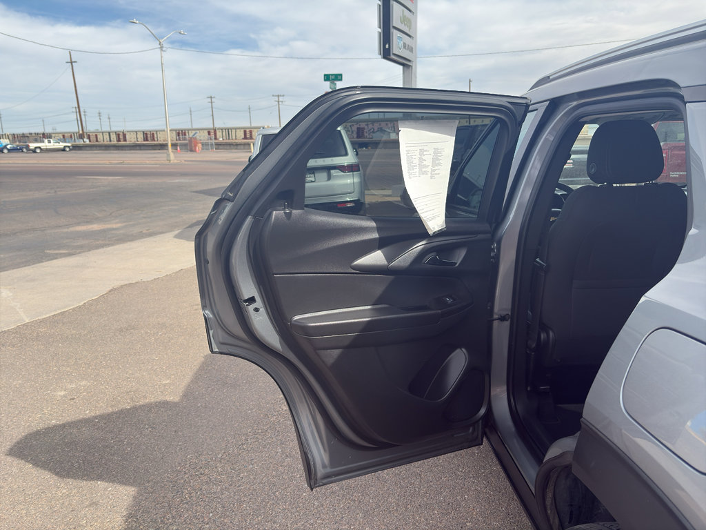 Used 2025 Chevrolet TrailBlazer LT AWD/4WD image 13