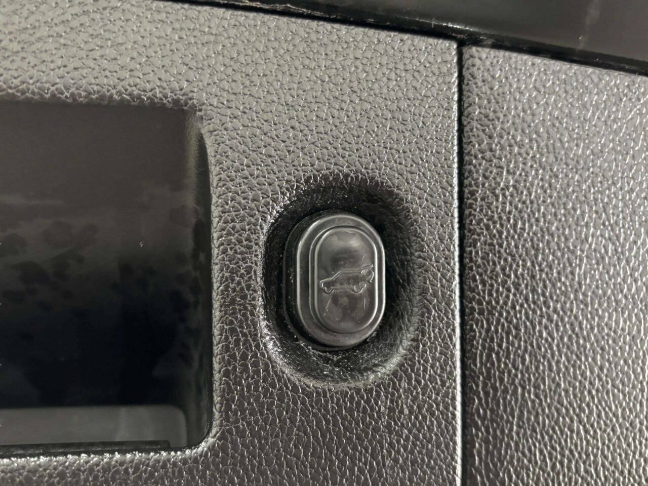 Used 2019 GMC Yukon XL Denali w/ Open Road Package AWD/4WD image 7