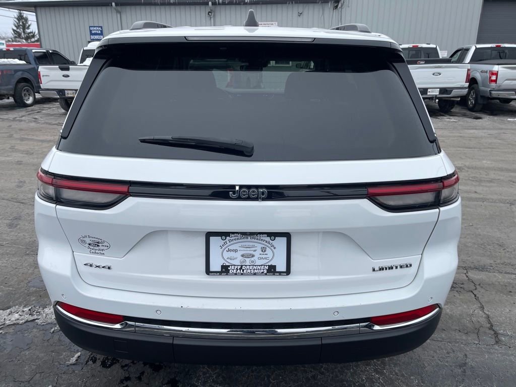Used 2023 Jeep Grand Cherokee Limited AWD/4WD image 6