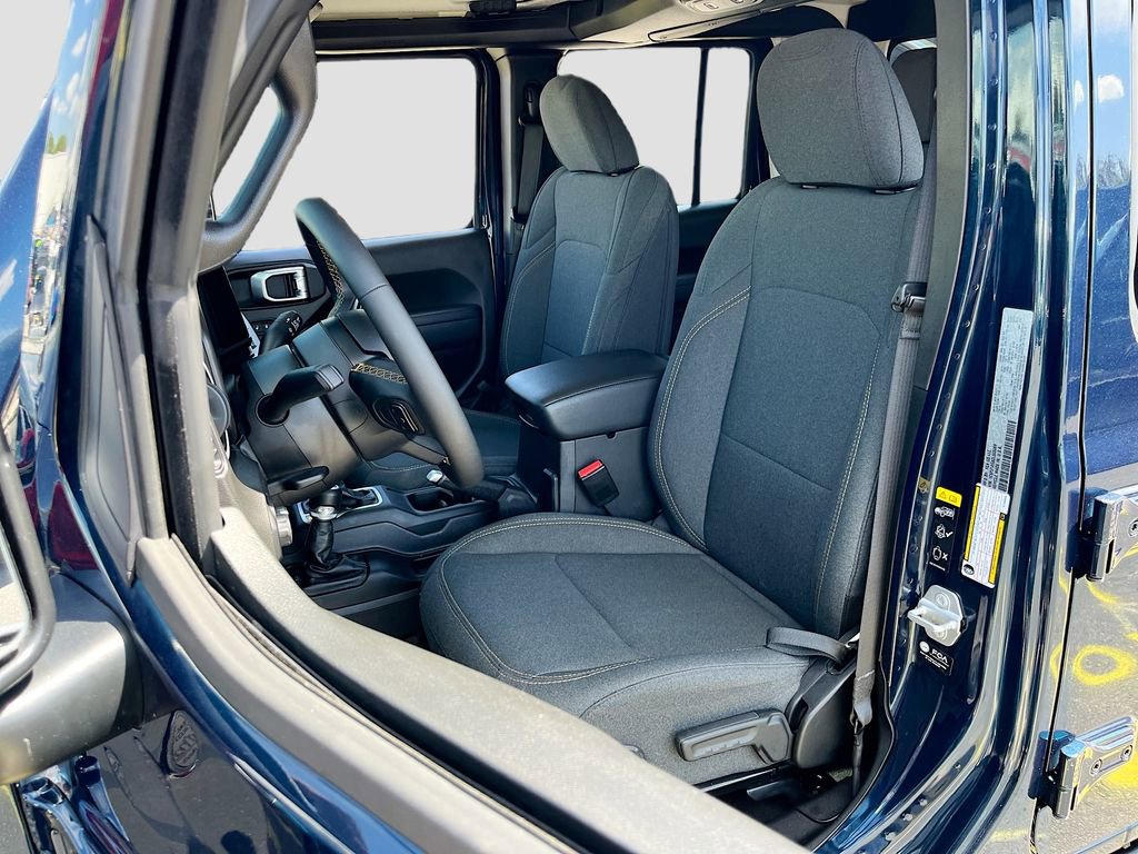 Certified 2025 Jeep Gladiator Willys image 21