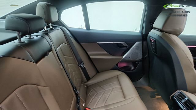 Used 2024 BMW i5 eDrive40i w/ Convenience Package RWD image 26