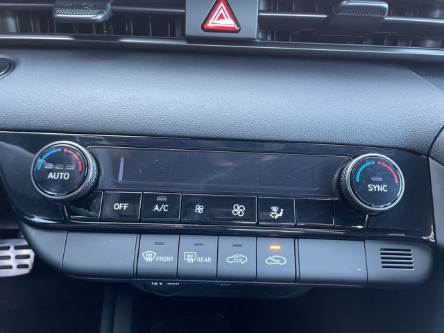 Used 2025 Hyundai Elantra Sport image 22